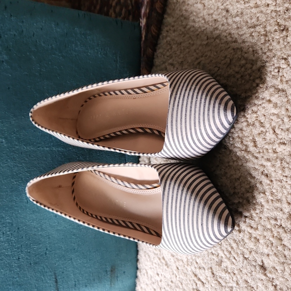 Kelly & Katie Astivia Heels - Picture 4 of 6